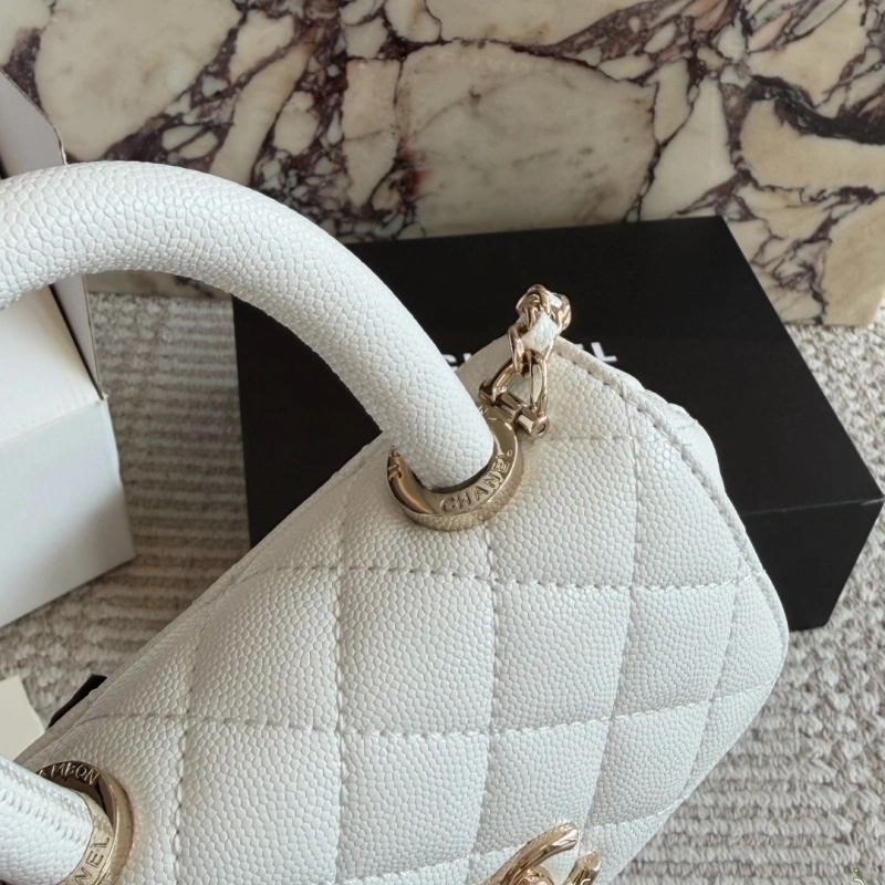 Elegant Pebbled Leather Tote – Timeless Cowhide Design with Scratch-Resistant Texture for Daily Use-box