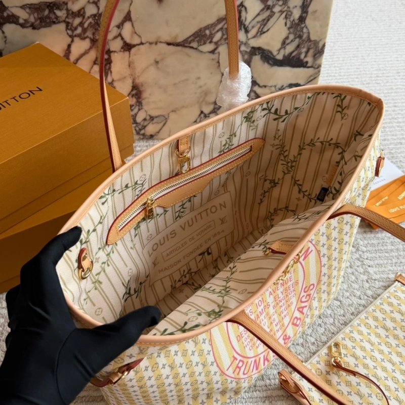 A classic ace with an oversized capacity design-box