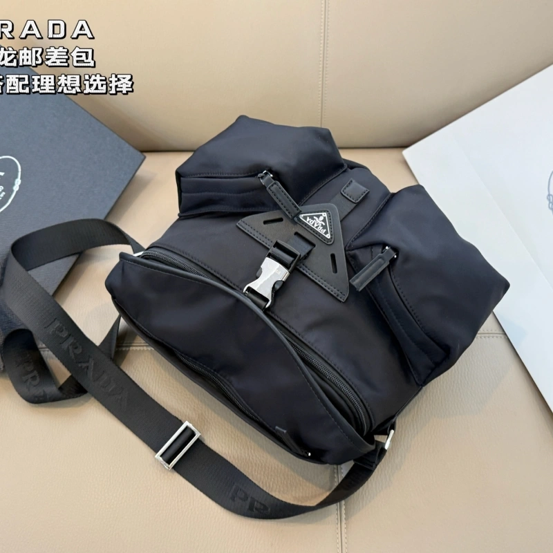 Durable & Scratch-Resistant Nylon Material-no box