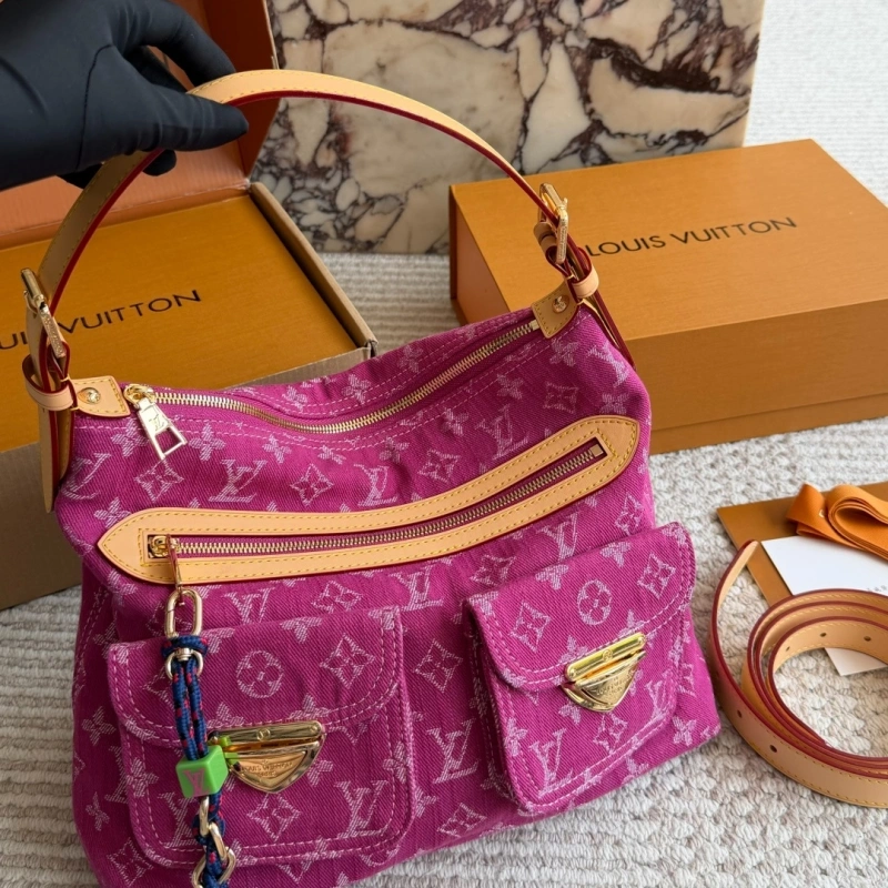 Denim bags are perfect for spring and summer-box