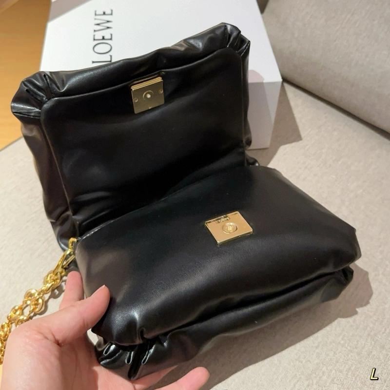 Cloud chain bag-box
