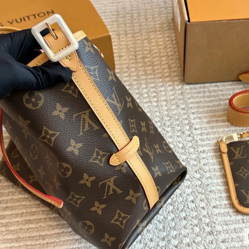 The chip version of the new commuter bag is practical in appearance-box