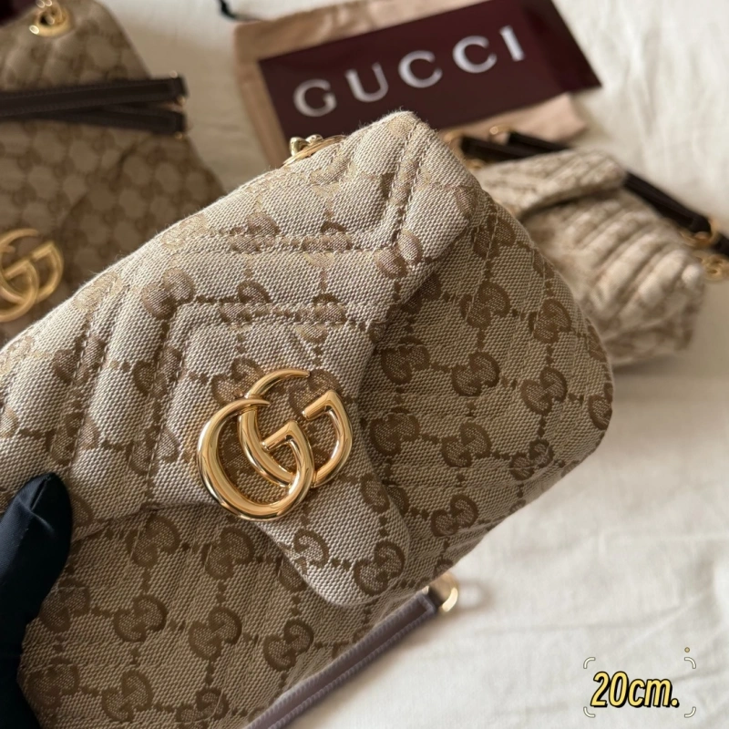 Ultimate Old Money Style: V-Shaped Diamond Quilted Design-box