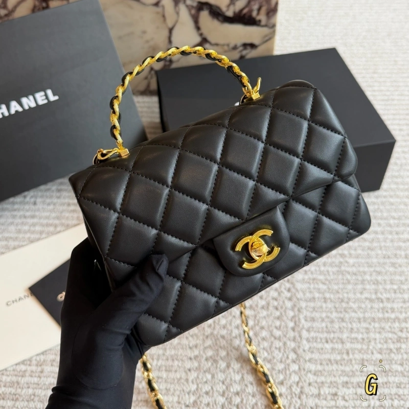 A fashionable and versatile classic that never goes wrong-box