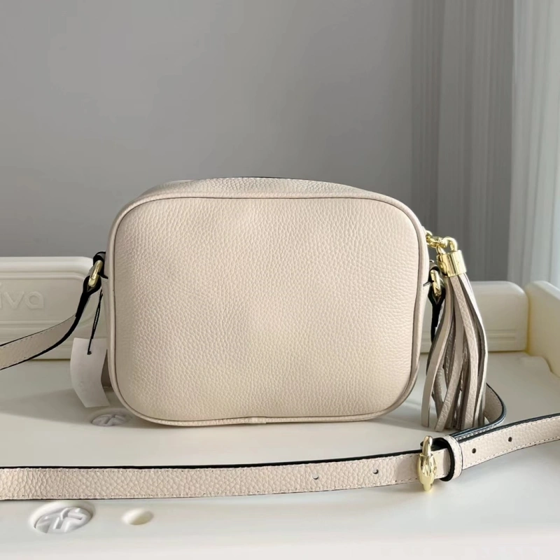 “The classic beige is back!”-box