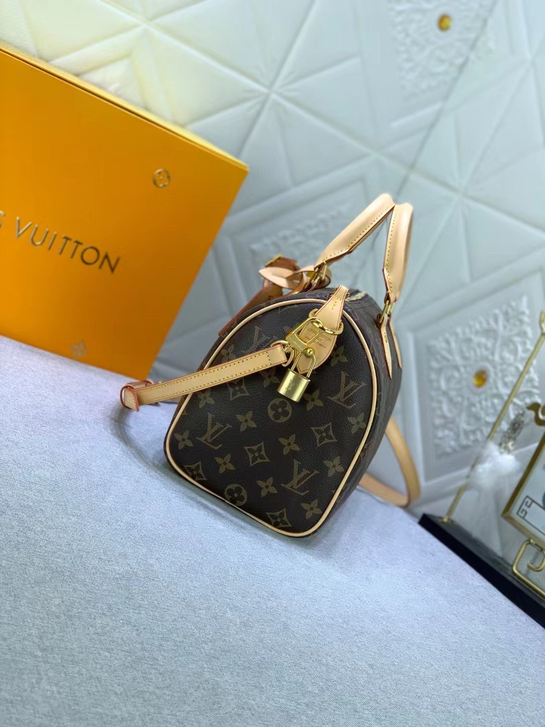 Authentic genuine leather broadband crossbody bag, women’s new classic hand-held single shoulder vintage Boston pillow bag-without packaging box