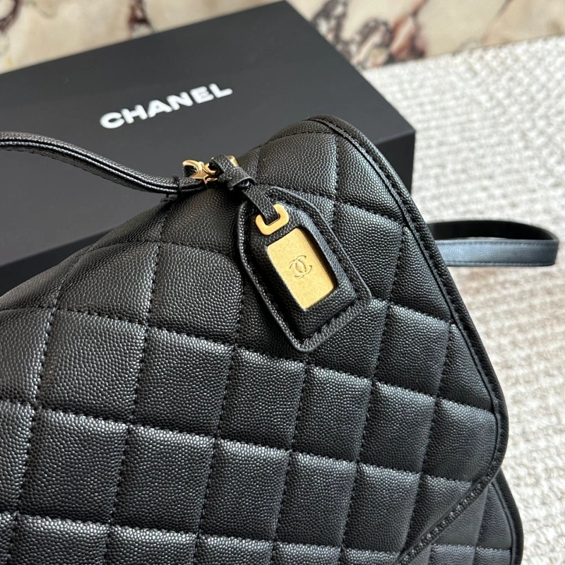 Caviar patent leather backpack-box
