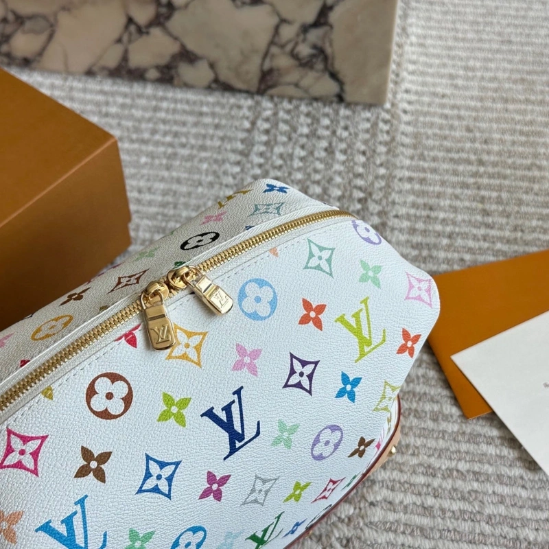 A favorite double-zipper toiletry bag-box