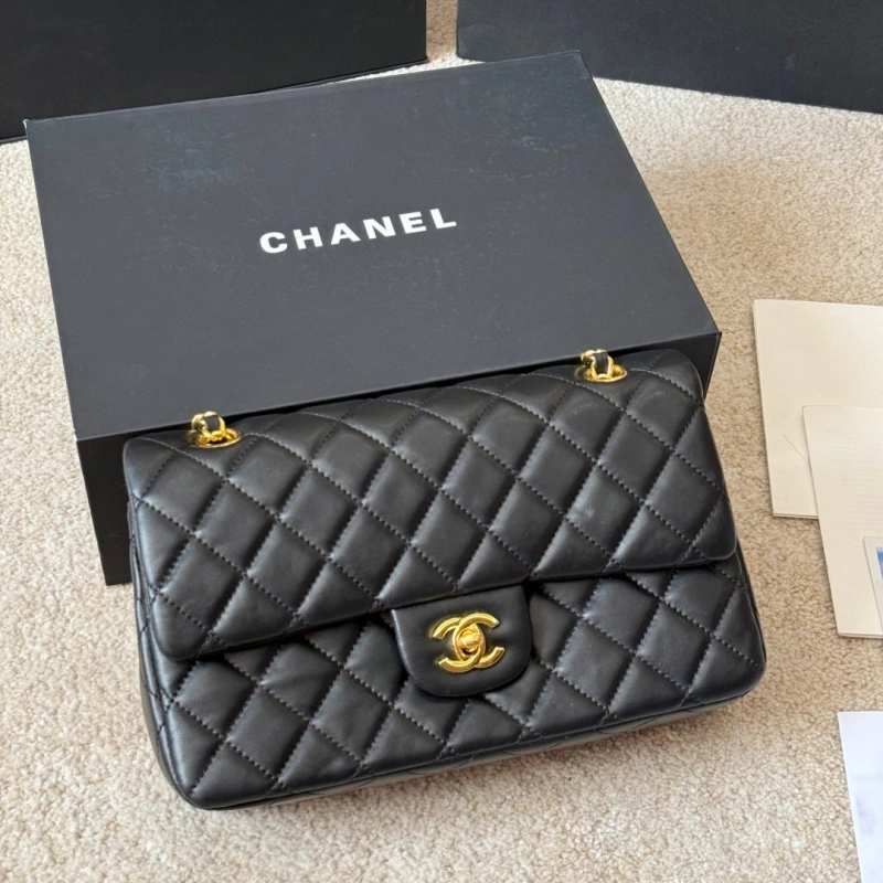 Classic Flap Bag with Chain Strap-box