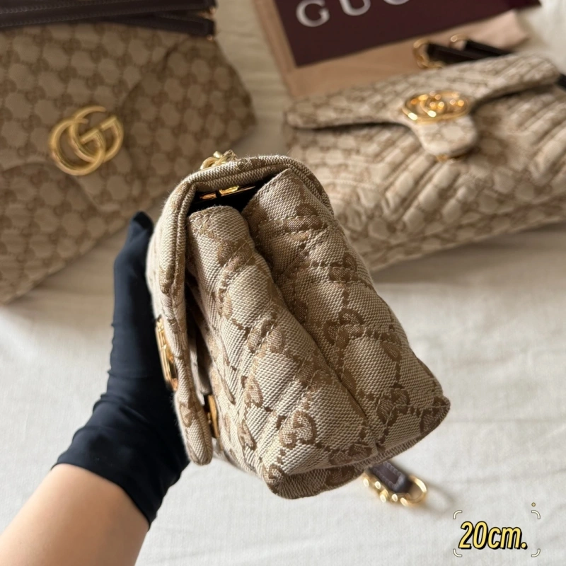 Ultimate Old Money Style: V-Shaped Diamond Quilted Design-box