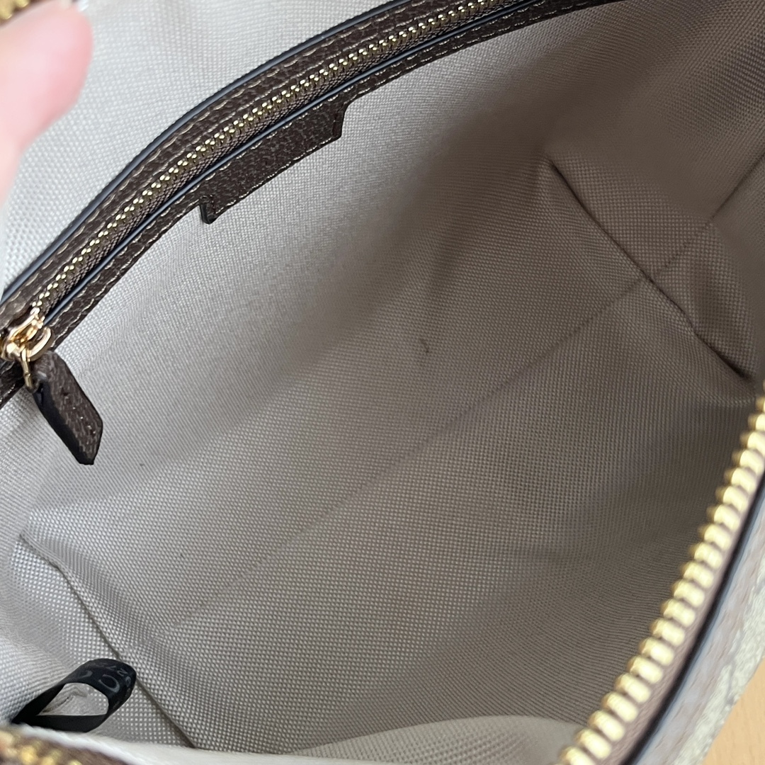 Ladies’ trendy and fashionable crossbody bag with a niche design sense, single shoulder bag-comes with gift box