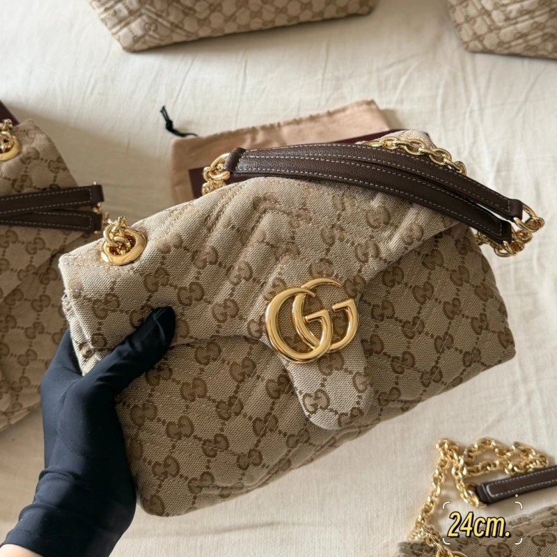 Ultimate Old Money Style: V-Shaped Diamond Quilted Design-box