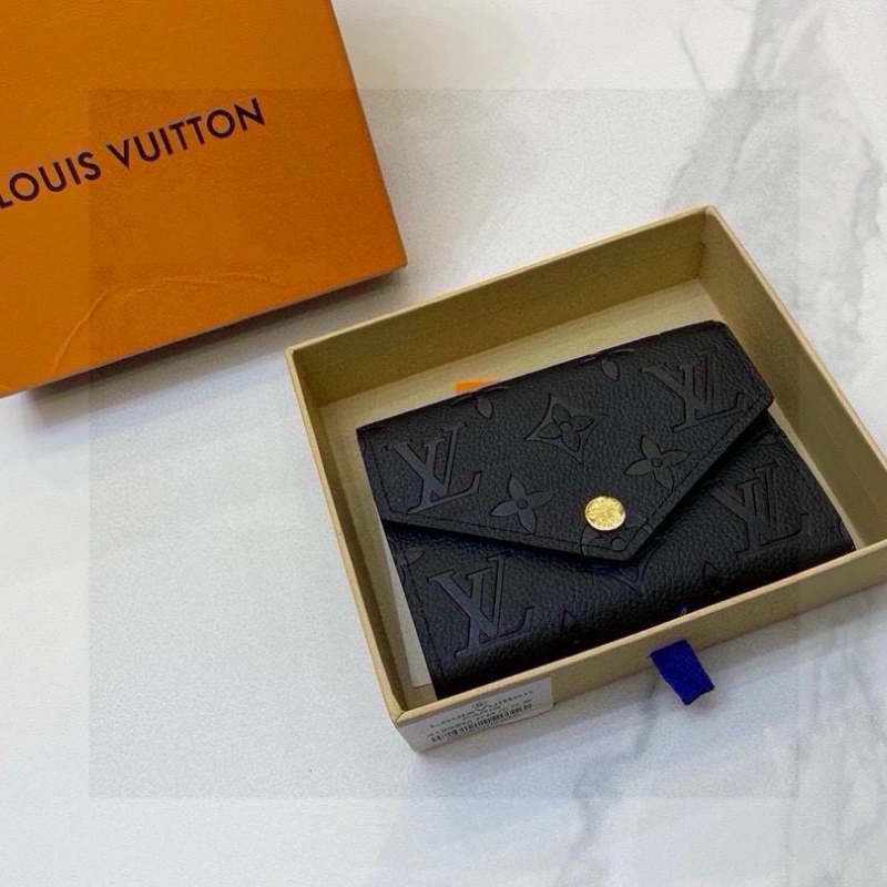 Women’s wallet , all cowhide inside and out-box
