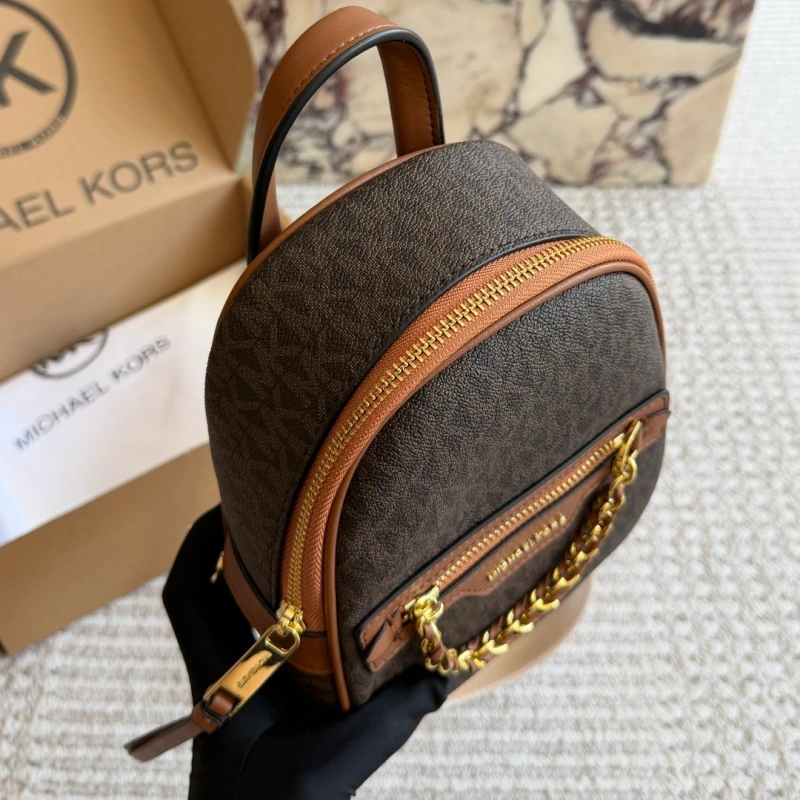 A backpack that can be worn as a crossbody bag-box