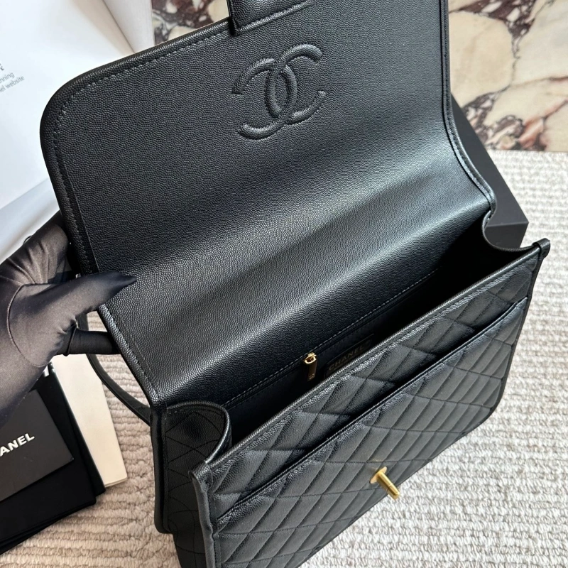 Caviar patent leather backpack-box