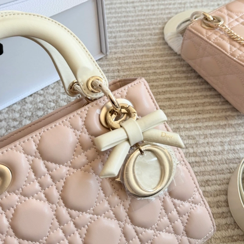 D’s Lady Dior bow-box