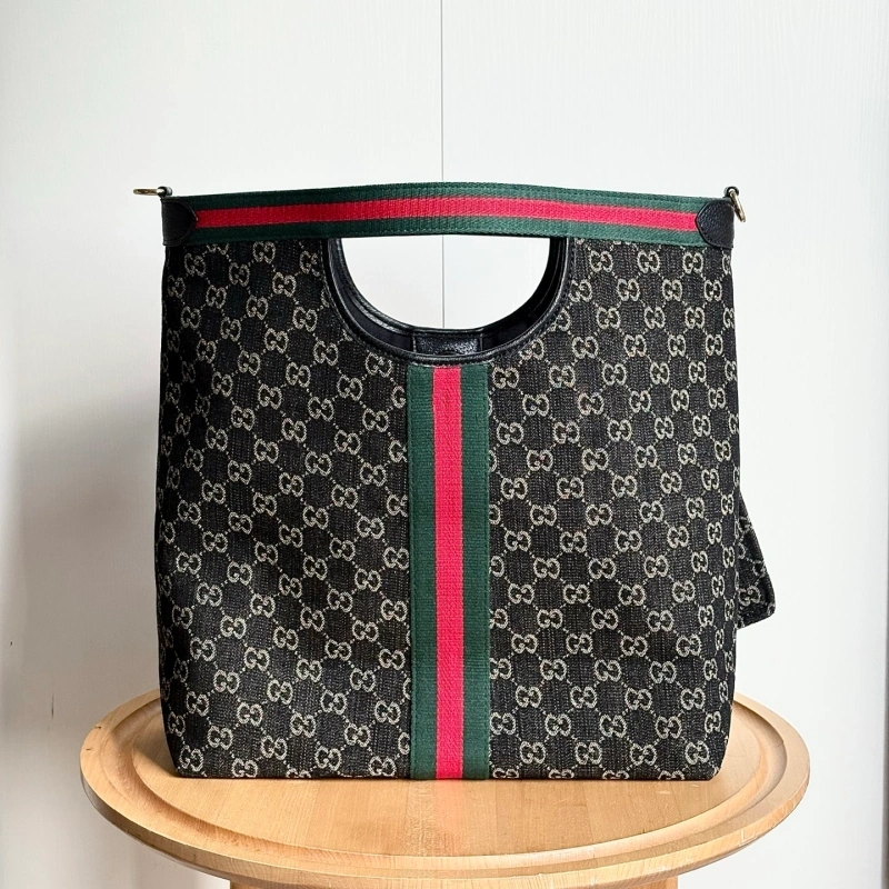 The new G family big tote-no box