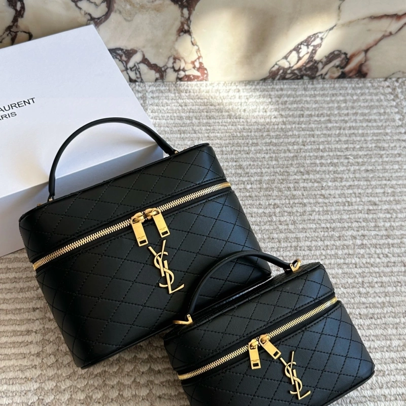 It can be carried by hand or worn crossbody, and it’s very comfortable to wear-box