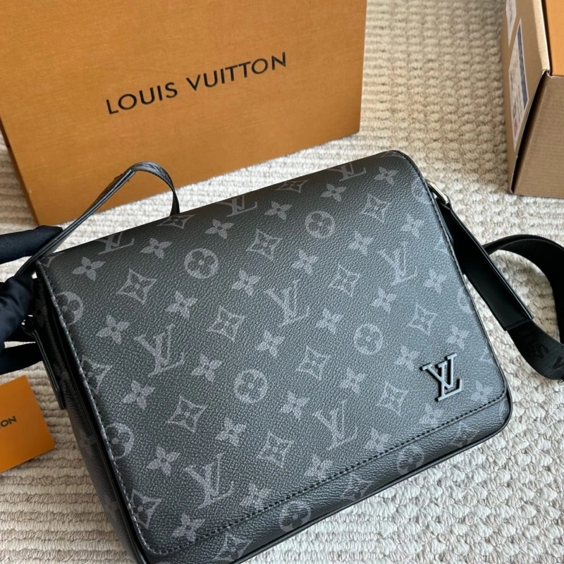 Classic flap messenger bag-box