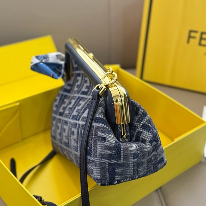 Clip Wrap First -box
