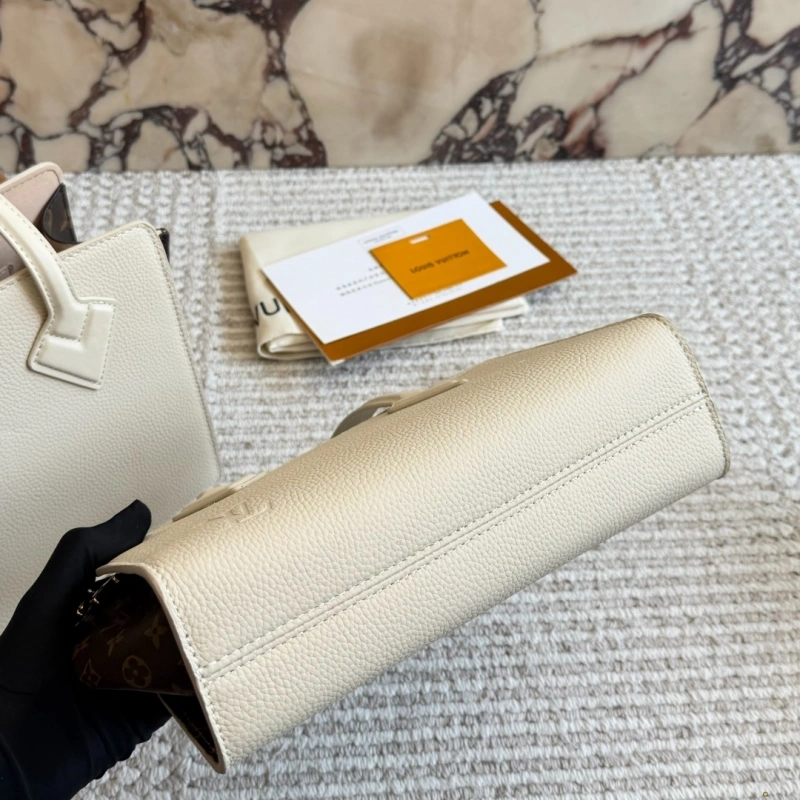 L’s new arrival: Full-grain cowhide shoulder bag / handbag-box