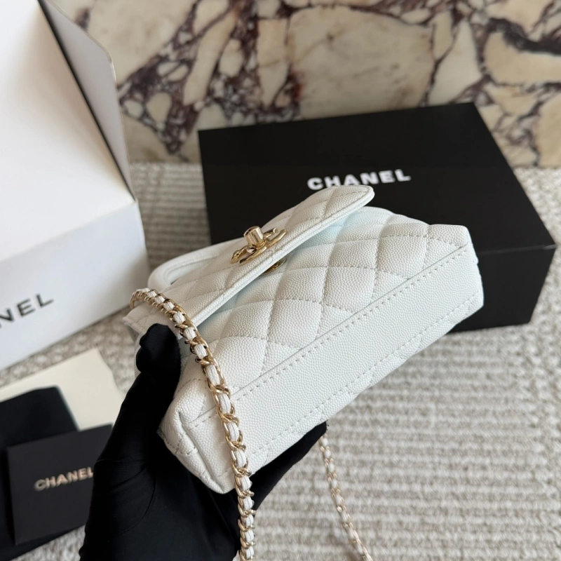 Elegant Pebbled Leather Tote – Timeless Cowhide Design with Scratch-Resistant Texture for Daily Use-box