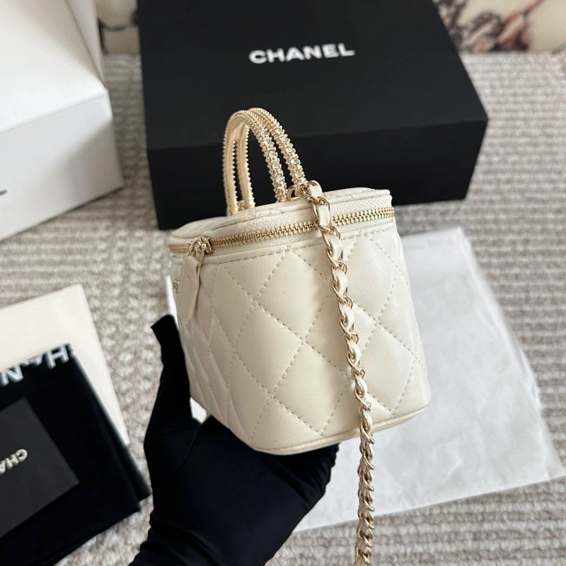 Glossy gold label diamond plaid sheepskin handle long box bag-box