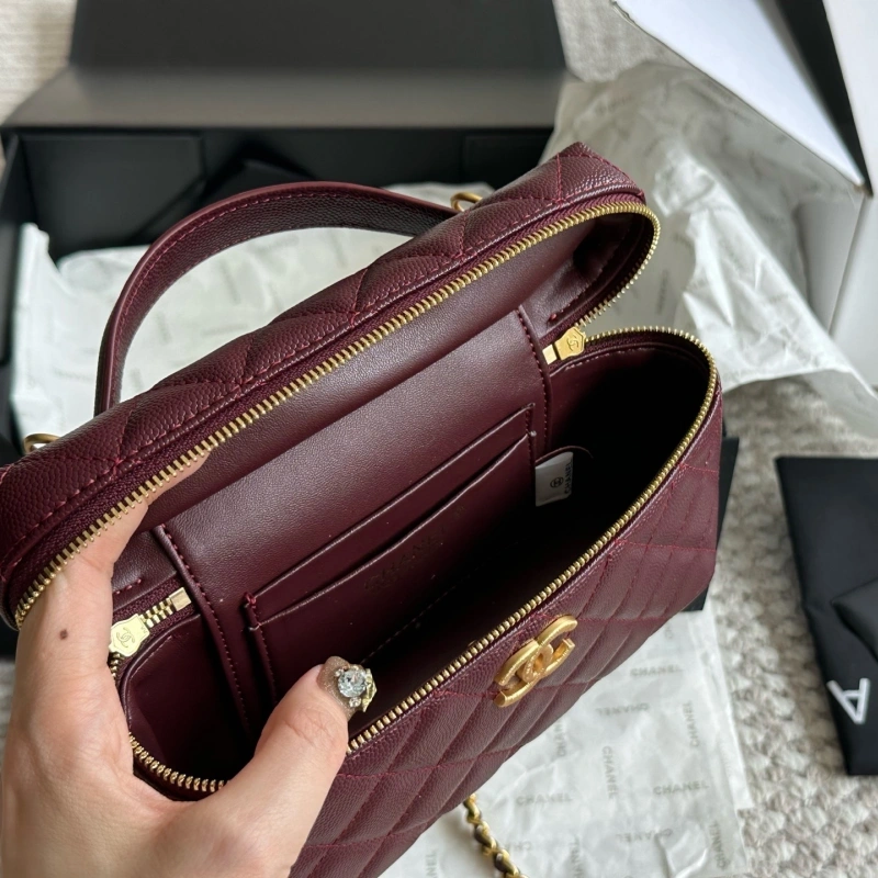 Scored the viral LP Box Bag! Feeling super lucky~box