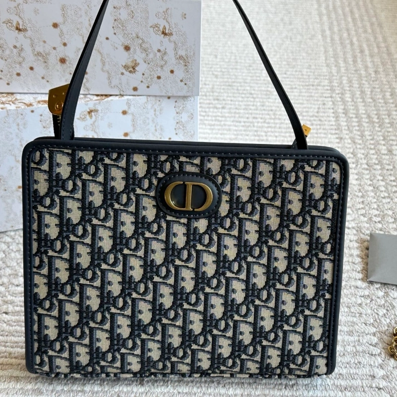 D home Oblique Chain Bag-box