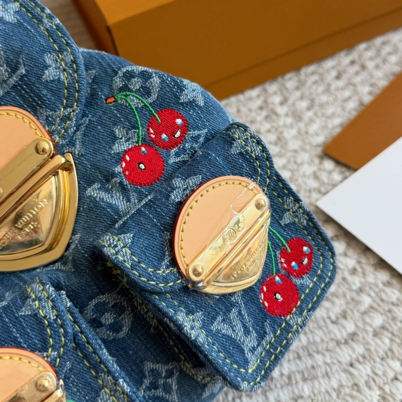 Small denim backpack-box