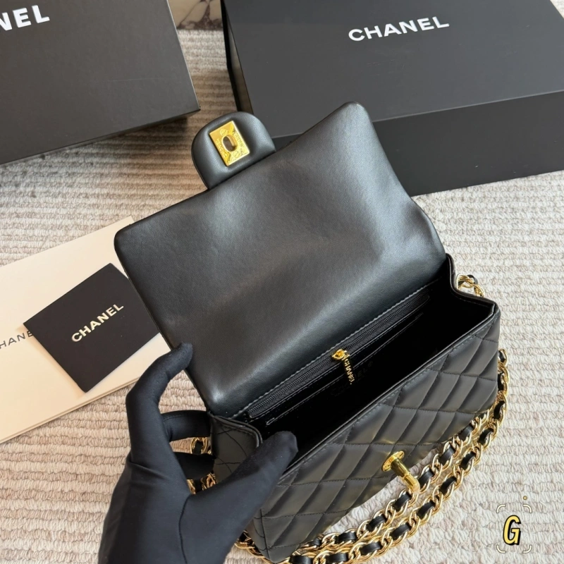 A fashionable and versatile classic that never goes wrong-box