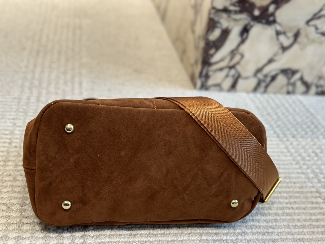 Autumn and winter new matte suede cowhide retro high-end commuting fashion handbag crossbody bag small bag for women-without packaging box