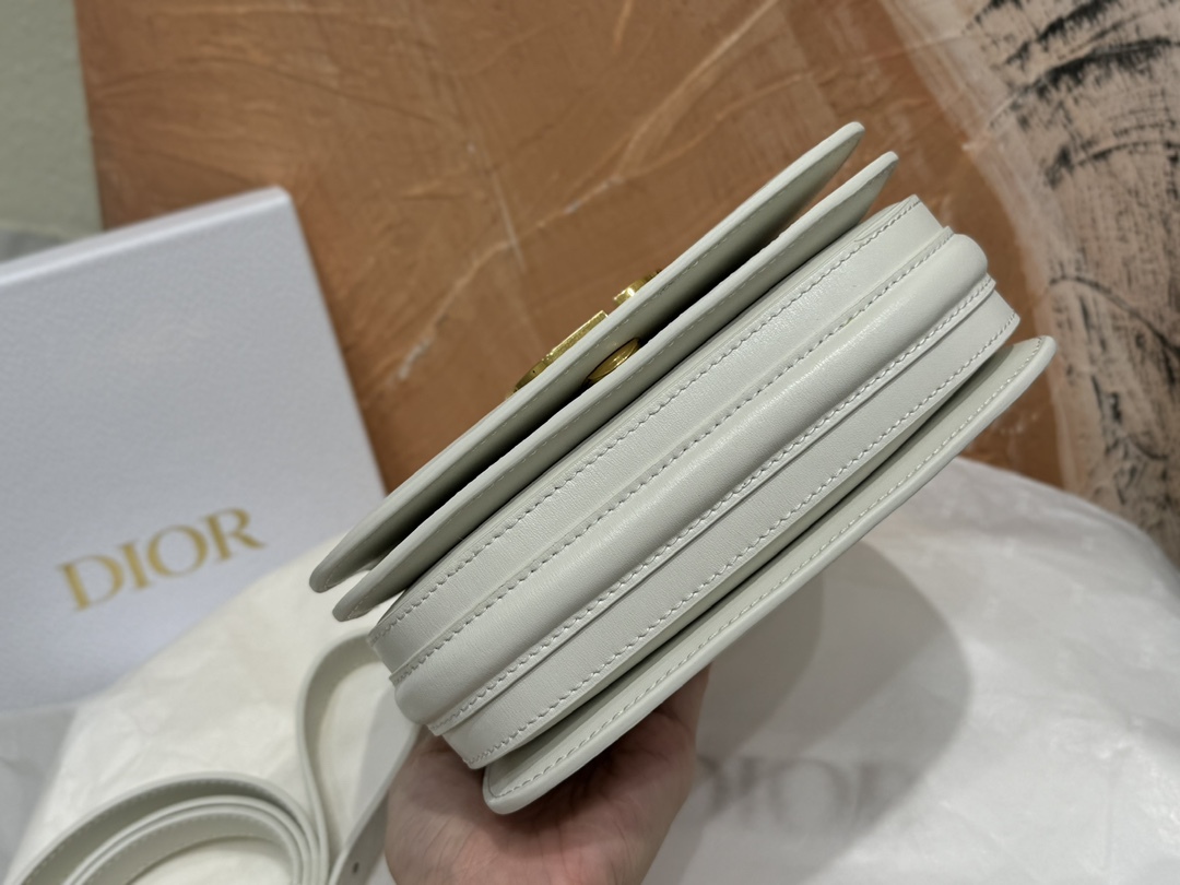 Crossbody Handheld Versatile Elegant Bag Classic Simple Women’s Bag-comes with gift box
