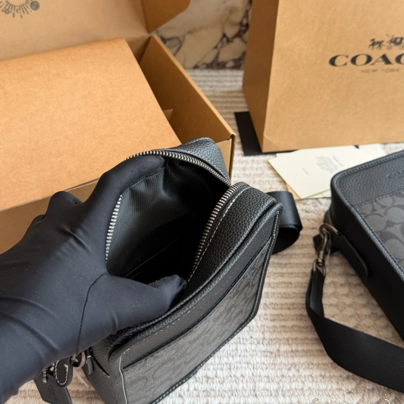 C’s new arrival: Black camera bag-box