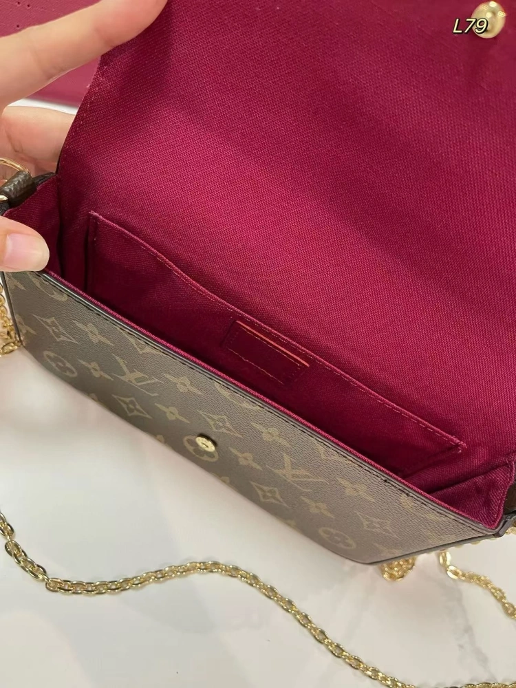 3-in-1 chain crossbody bag on the shoulder-comes with gift box