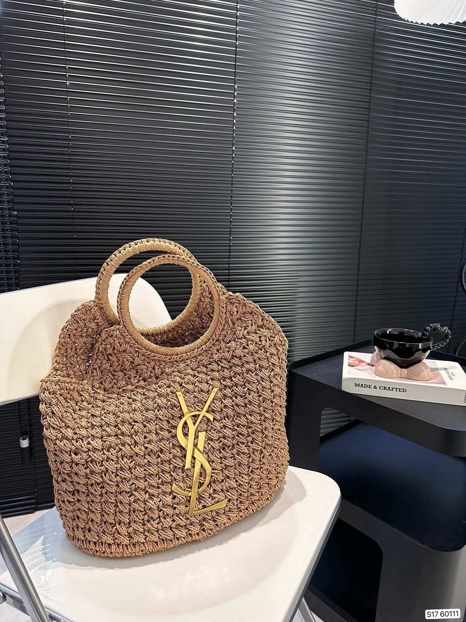 Large capacity niche design casual zipper tote bag backpack bag trendy relief handbag shoulder bag-Without  box