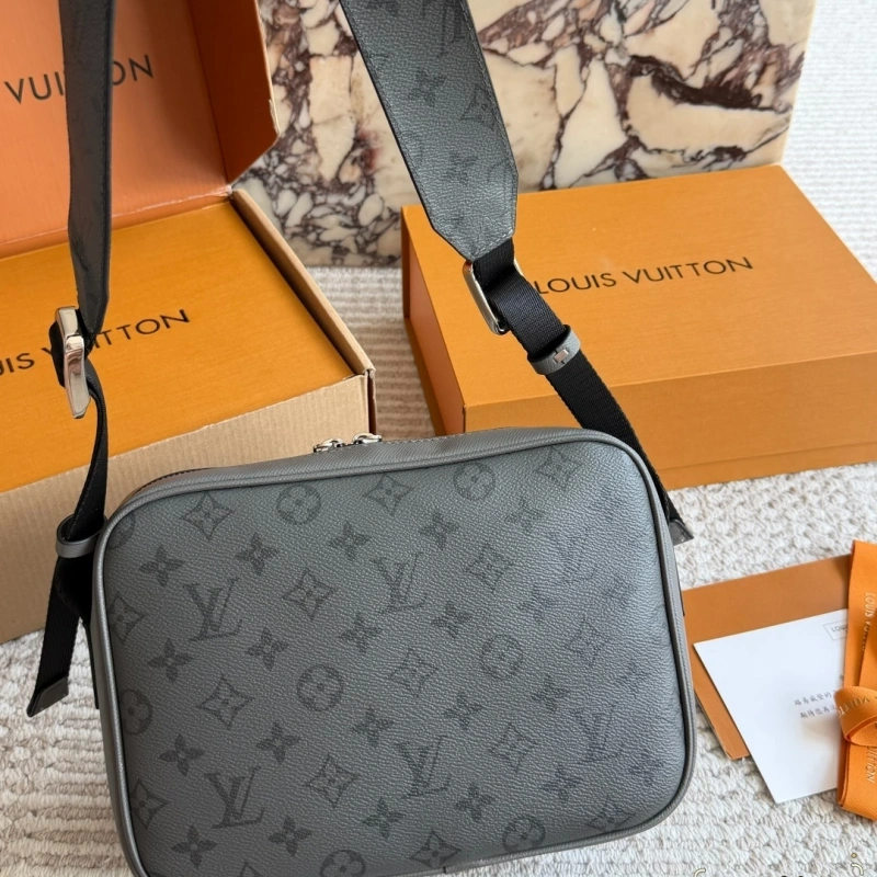 Men’s messenger bag, a must-have for commuting-box