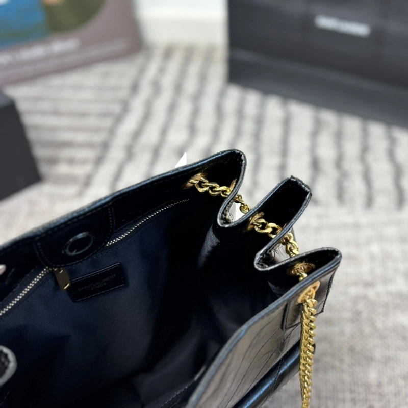 Effortlessly chic and distinctly iconic-box