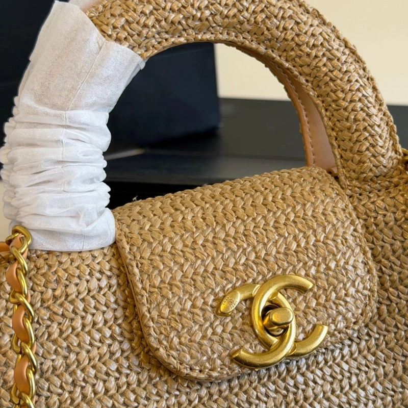 Early Spring Resort Woven Kelly Bag-box”Please note there might be a slight color variation. Kindly check the detail images.”