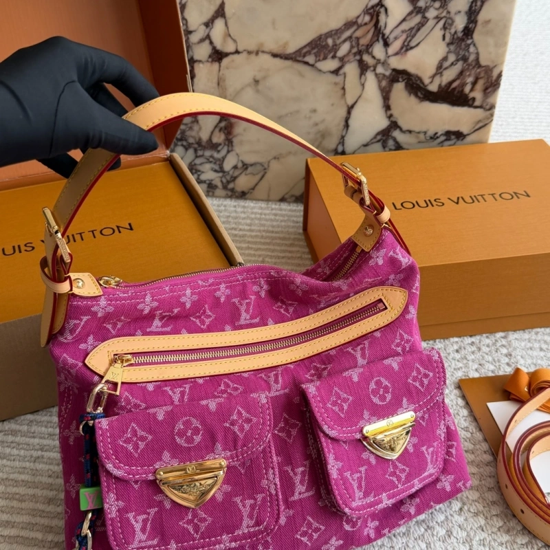 Denim bags are perfect for spring and summer-box