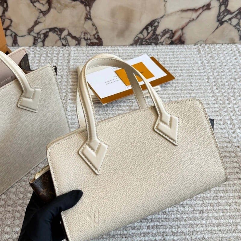 L’s new arrival: Full-grain cowhide shoulder bag / handbag-box