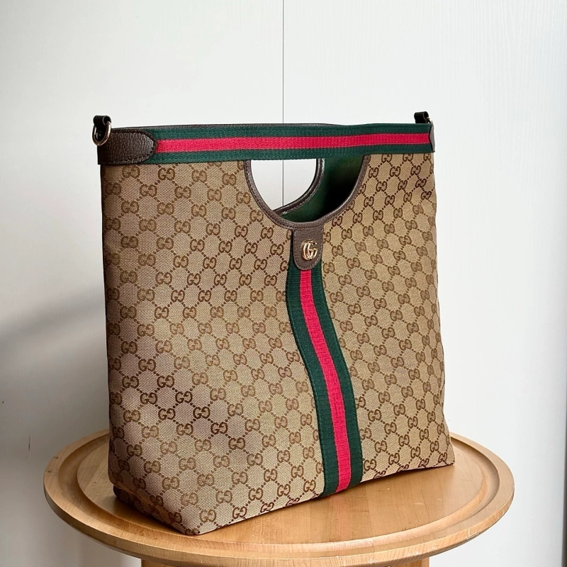 The new G family big tote-no box