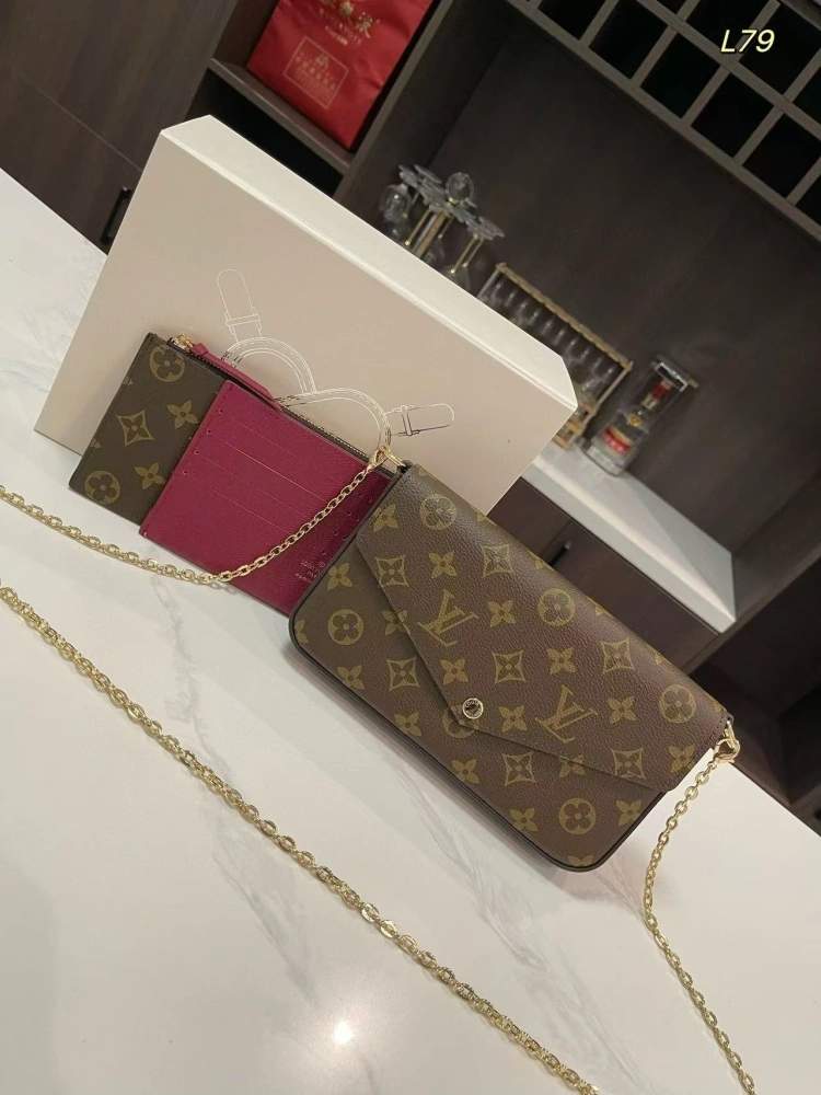 3-in-1 chain crossbody bag on the shoulder-comes with gift box