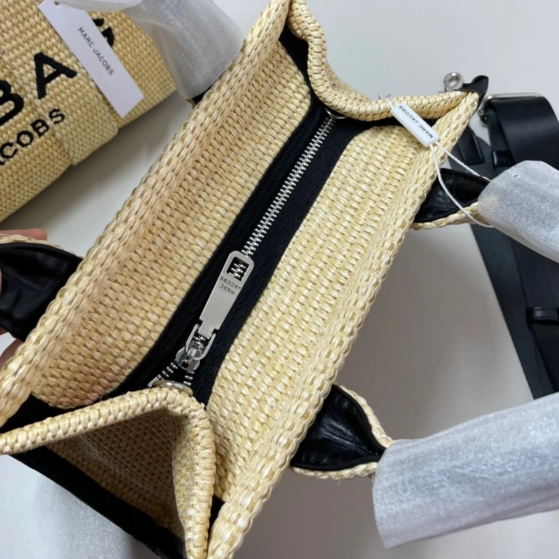 Raffia straw tote-no box