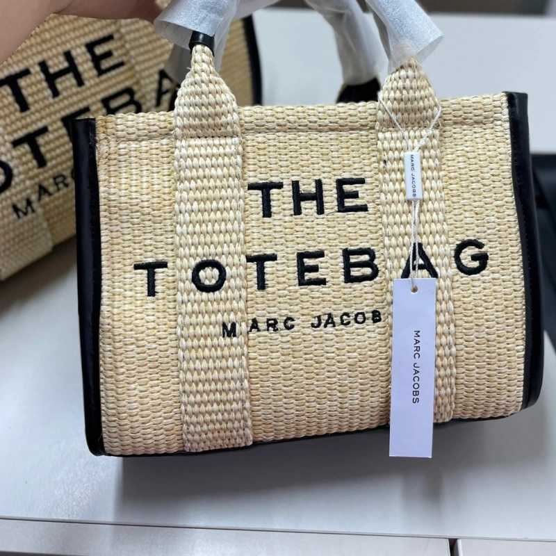 Raffia straw tote-no box