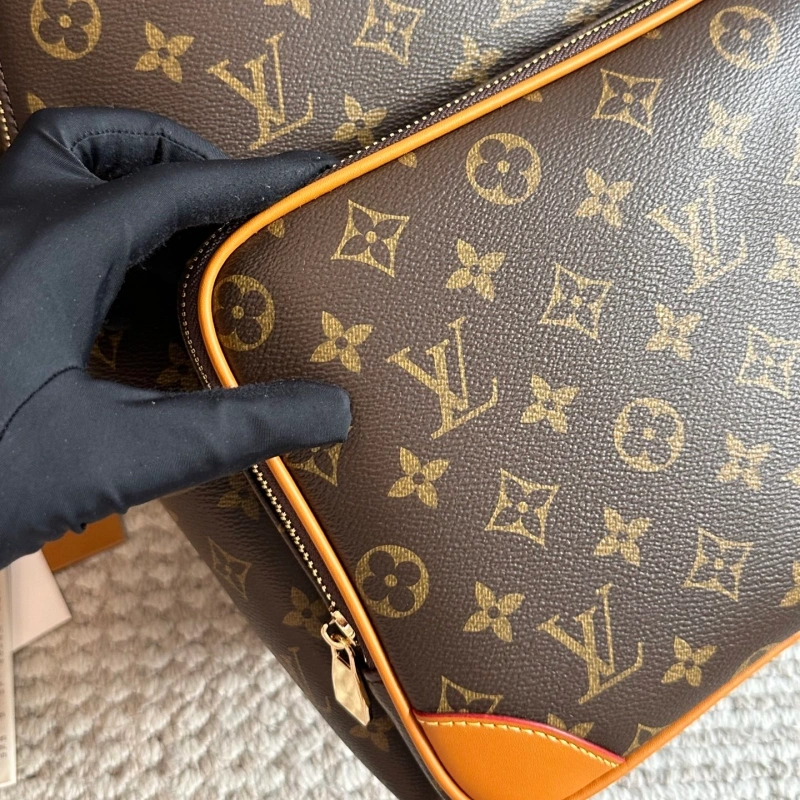 A must-have backpack for classic hipsters-no box