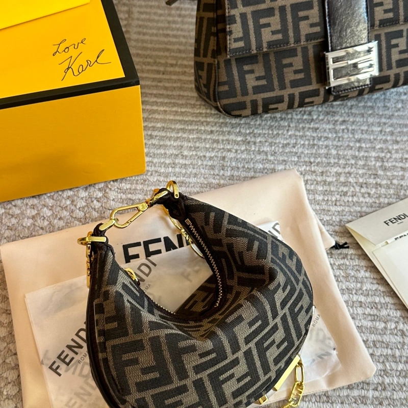 The latest model of the crescent bag-box