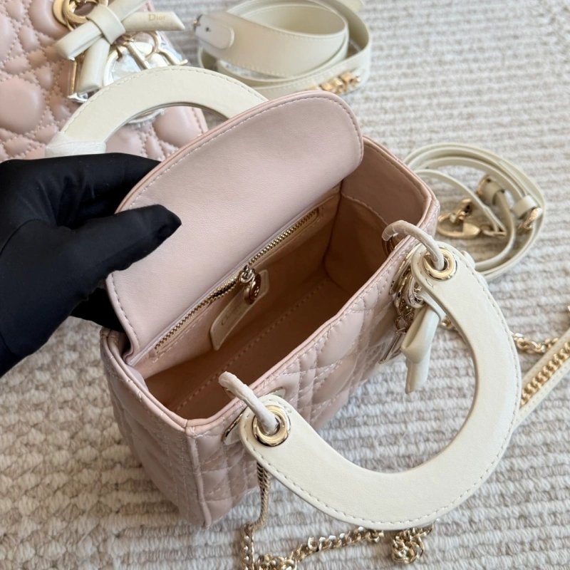 D’s Lady Dior bow-box