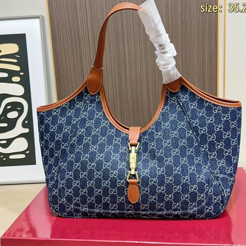 Series Tote Bag with Gift Box