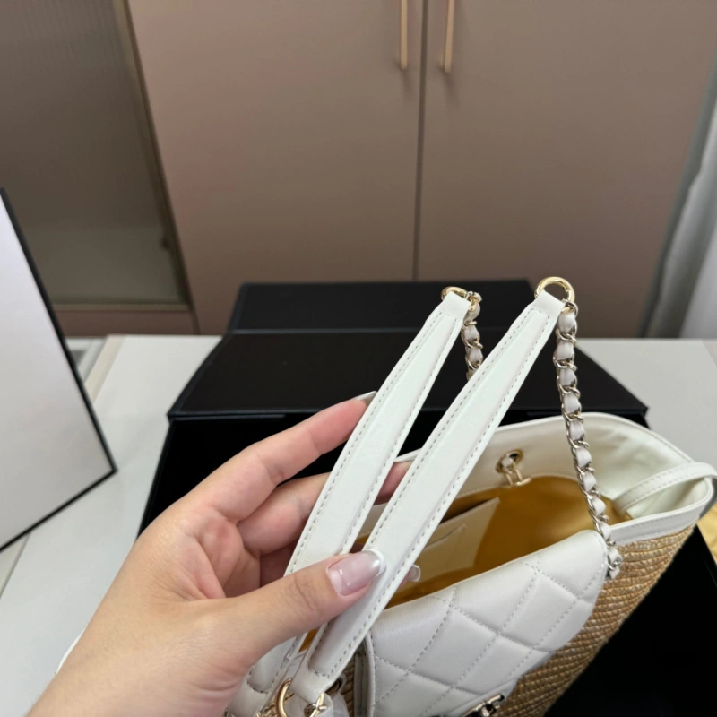 Chain-strap Woven Shopper-box